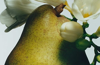 /product/english-pear-freesia-scented-candle